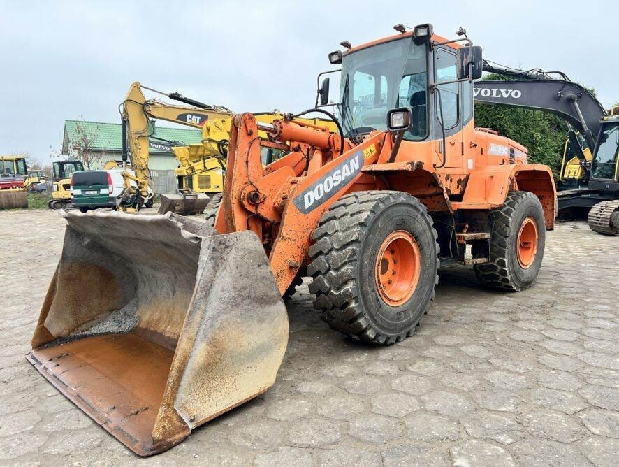 Doosan DL250 - Колёсный погрузчик: фото 2 Doosan DL250 - Колёсный погрузчик: фото 2