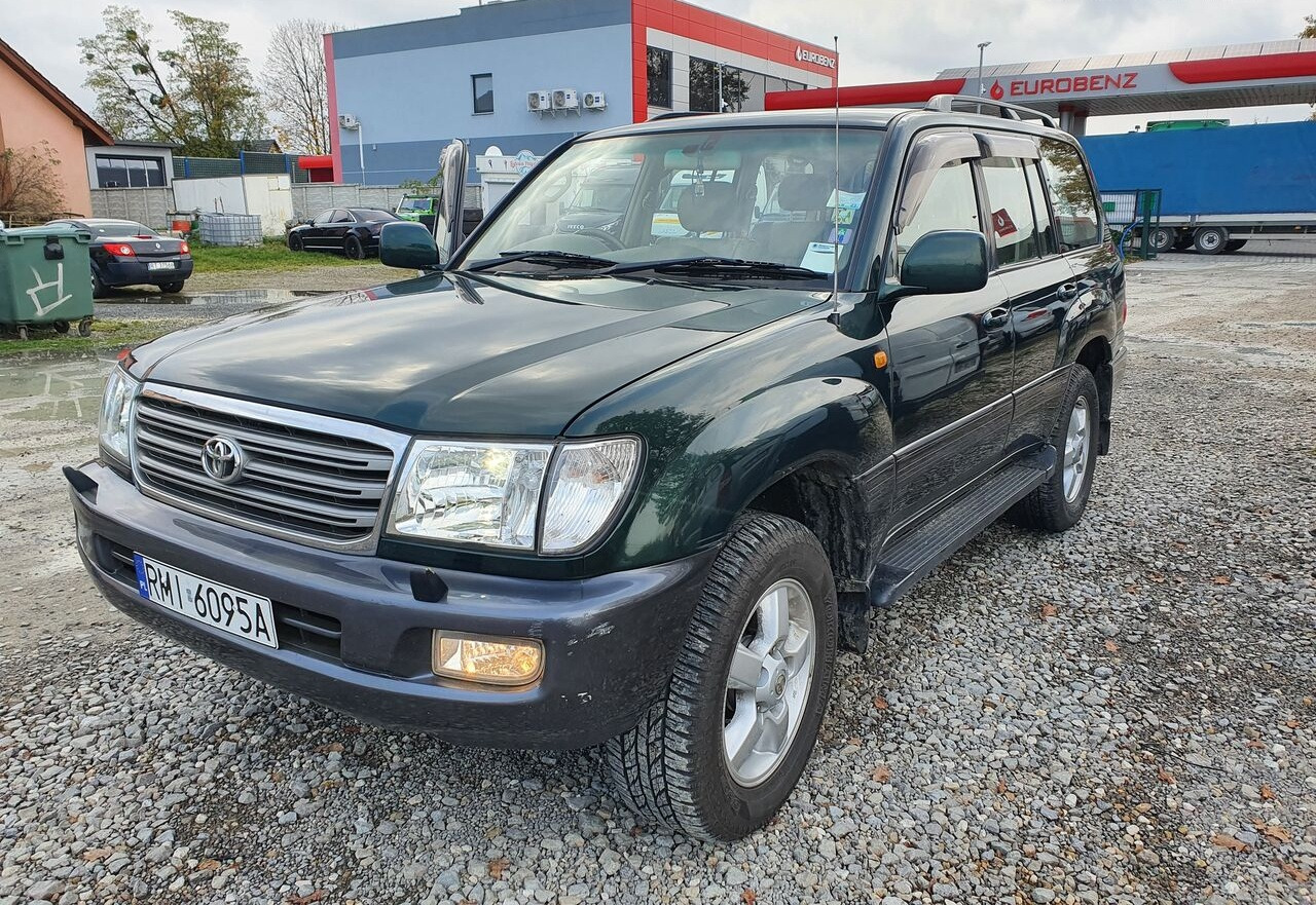 Toyota LAND CRUISER 100 4,2 TD KLIMA 7 OSOB - Легковой автомобиль: фото 1 Toyota LAND CRUISER 100 4,2 TD KLIMA 7 OSOB - Легковой автомобиль: фото 1
