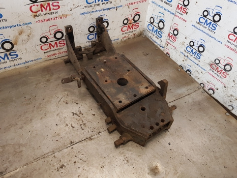 Case 4230, 4210, 4220, 95, 85 S Automatic Hitch Parts Only 228722a1, 228726a1 - Рама/ Шасси: фото 1 Case 4230, 4210, 4220, 95, 85 S Automatic Hitch Parts Only 228722a1, 228726a1 - Рама/ Шасси: фото 1
