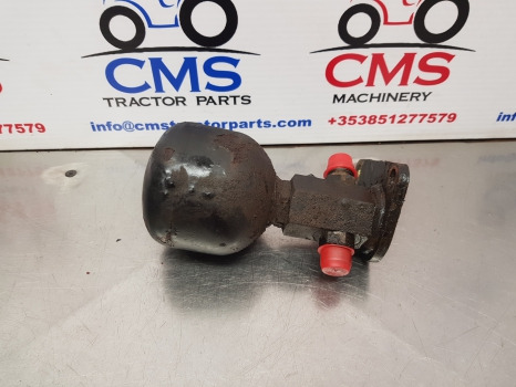 Case 5140, 5120, 5130, 5150 Accumulator 1530700c1, 1530643c2 - Гидравлика: фото 1 Case 5140, 5120, 5130, 5150 Accumulator 1530700c1, 1530643c2 - Гидравлика: фото 1