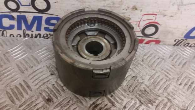 Case International 585, 585xl 84 Hydro Drive Clutch Assembly 1502339c1, 402570r1 - Сцепление и запчасти: фото 1 Case International 585, 585xl 84 Hydro Drive Clutch Assembly 1502339c1, 402570r1 - Сцепление и запчасти: фото 1