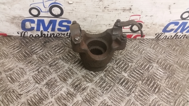 Caterpillar Th 406, 407, 336, 337 Rear Axle Pinion Flange 320-8554 - Задняя ось для Телескопических погрузчиков: фото 1 Caterpillar Th 406, 407, 336, 337 Rear Axle Pinion Flange 320-8554 - Задняя ось для Телескопических погрузчиков: фото 1