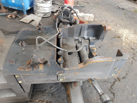 Claas Ares 656rc, Ares 500, 600, 800, Front Axle Support 7700042108, 7700098196 - Передняя ось: фото 1 Claas Ares 656rc, Ares 500, 600, 800, Front Axle Support 7700042108, 7700098196 - Передняя ось: фото 1