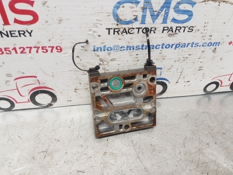 Claas Arion 640 500, 600 Axion 800 Series Spool Valve End Plate 0011361980 - Гидравлический клапан для Тракторов: фото 1 Claas Arion 640 500, 600 Axion 800 Series Spool Valve End Plate 0011361980 - Гидравлический клапан для Тракторов: фото 1
