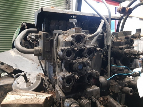 Fendt 928 Auxiliary Hydraulic Valve Block Assy G931962020170, G931962030111 - Гидравлика: фото 1