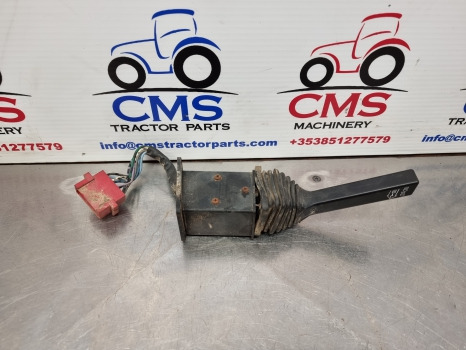 Fiat 140-90, 130-90, 180-90, 160-90, 115-90, 8630, 8830 Indicator Switch 5143663 - Электрическая система: фото 1 Fiat 140-90, 130-90, 180-90, 160-90, 115-90, 8630, 8830 Indicator Switch 5143663 - Электрическая система: фото 1
