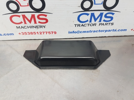 Ford 1000, 600 Series, 4000, 4600 Mudguard Bracket Cover 81823355 - Крыло: фото 1