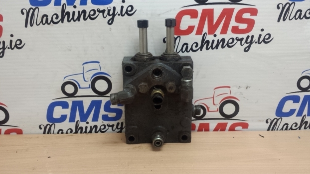 Ford 40 Series 5640, 7740, 8340 Transmission Control Valve 82001430, 82006801 - Трансмиссия для Тракторов: фото 1 Ford 40 Series 5640, 7740, 8340 Transmission Control Valve 82001430, 82006801 - Трансмиссия для Тракторов: фото 1