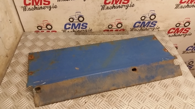 Ford 7840, 40 Series Cab Center Mudguard Panel Lhs 82003107 - Крыло для Тракторов: фото 1 Ford 7840, 40 Series Cab Center Mudguard Panel Lhs 82003107 - Крыло для Тракторов: фото 1