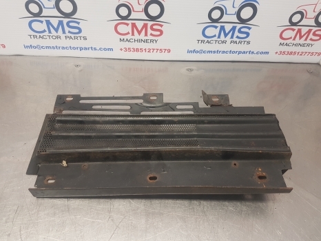 Ford 7840, 8240, 8340 Side Grill Lhs Broken Support F0nn8201ad, F0nn8201af - Решётка радиатора для Тракторов: фото 1