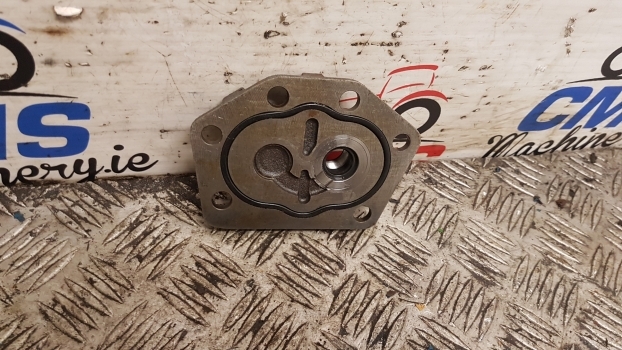 Ford 8340, 6640, 5640, 7740, 7840, 8240 Hydraulic Pump Plate - Гидравлический насос для Тракторов: фото 1 Ford 8340, 6640, 5640, 7740, 7840, 8240 Hydraulic Pump Plate - Гидравлический насос для Тракторов: фото 1