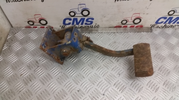 Детали тормозной системы для Тракторов Ford New Holland Brake Pedal Left 82009091: фото 1