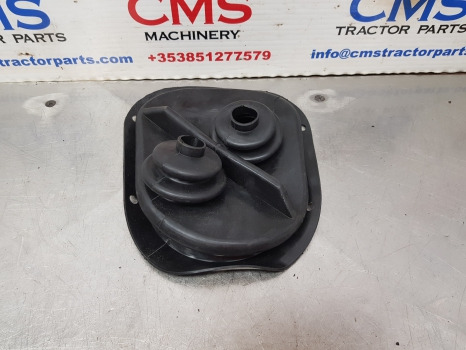 Ford Super Q Cab 10, Tw Series Gear Stick Levers Rubber Boot Cover E3nn72066aa - Трансмиссия: фото 1 Ford Super Q Cab 10, Tw Series Gear Stick Levers Rubber Boot Cover E3nn72066aa - Трансмиссия: фото 1