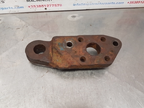 Ford Tw 20 Front Axle Arm Support Lhs 81927839, Zp1927839, 668353085, Zp1927087, 81927087 - Передняя ось для Тракторов: фото 1 Ford Tw 20 Front Axle Arm Support Lhs 81927839, Zp1927839, 668353085, Zp1927087, 81927087 - Передняя ось для Тракторов: фото 1