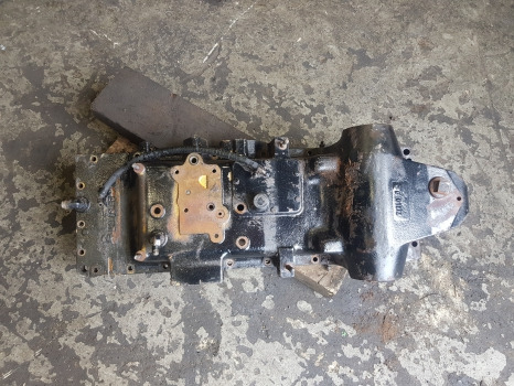 International Case 85, 95 Hydraulic Lift Cover 71710c2, 406003r3 - Гидравлика: фото 1 International Case 85, 95 Hydraulic Lift Cover 71710c2, 406003r3 - Гидравлика: фото 1