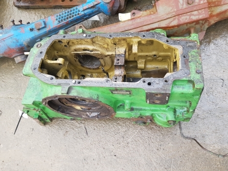John Deere 1950 Rear Axle Center Housing L63940; Al68510; Al66781; L62445; - Задняя ось для Тракторов: фото 1