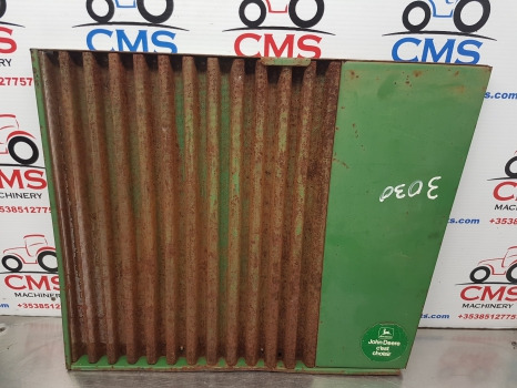 John Deere 3030, 3130, 3135, 2840 Side Grille, Grill Panel Lh Al30545, Ar72859 - Решётка радиатора: фото 1