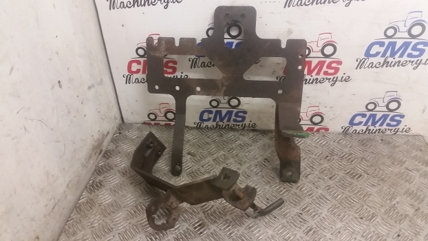 John Deere 5620, 5720, 5820 Hydraulic Valves Bracket Al174425 - Гидравлический клапан для Тракторов: фото 1