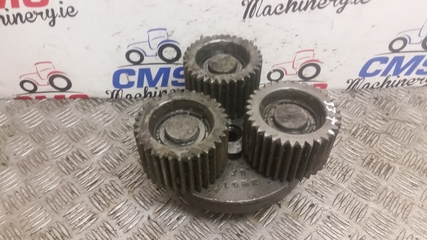 John Deere 5820 Plannet Pinion Carrier Assembly L171757, L158672, L113164 - Трансмиссия для Тракторов: фото 1 John Deere 5820 Plannet Pinion Carrier Assembly L171757, L158672, L113164 - Трансмиссия для Тракторов: фото 1