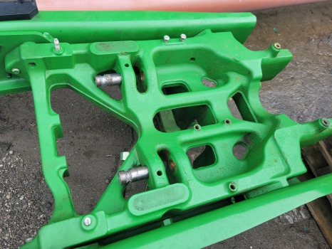 John Deere 6145r, 6215r Front Axle Support Assy L207531, L213734, L223495 - Подвеска: фото 1