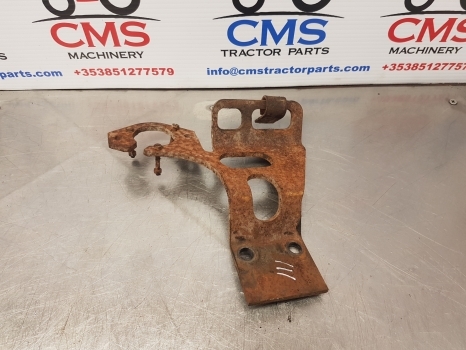 John Deere 6400, 6100, 6200, 6300, 6800 Hydraulic Bracket Al82383 - Гидравлика для Тракторов: фото 1