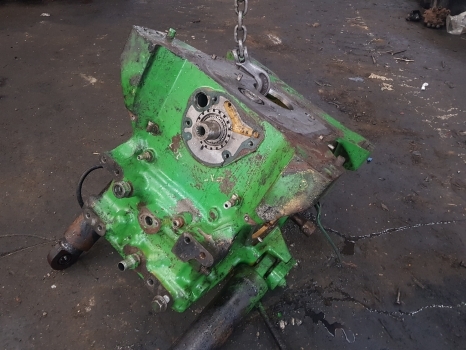 John Deere 6820, 6920 Autopowr Rear Axle Centre Housing Re220931, R219630 - Задняя ось для Тракторов: фото 1 John Deere 6820, 6920 Autopowr Rear Axle Centre Housing Re220931, R219630 - Задняя ось для Тракторов: фото 1