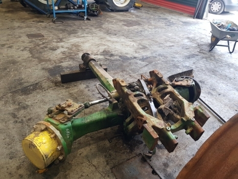 John Deere 6820, 6920 Front Axle Complete Dana Spicer 745/750 Tls L206438 - Передняя ось для Сельскохозяйственной техники: фото 1 John Deere 6820, 6920 Front Axle Complete Dana Spicer 745/750 Tls L206438 - Передняя ось для Сельскохозяйственной техники: фото 1