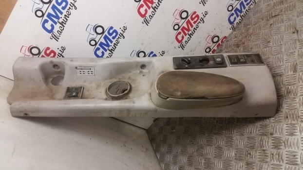 Manitou Mlt630t, Mlt634 120 Lsu, Mlt731 T Lsu Cab Interior Side Panel 224741 - Кабина и интерьер для Телескопических погрузчиков: фото 1 Manitou Mlt630t, Mlt634 120 Lsu, Mlt731 T Lsu Cab Interior Side Panel 224741 - Кабина и интерьер для Телескопических погрузчиков: фото 1