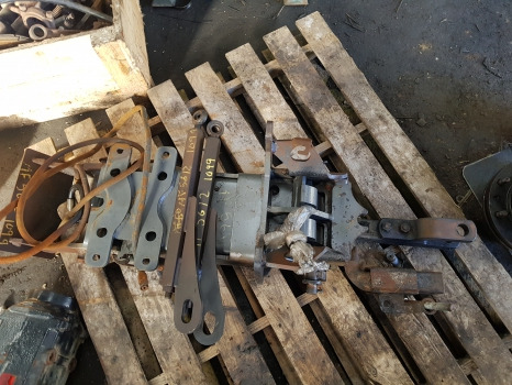 Massey Ferguson 5612, 5610, 5613 Hitch Complete 4359937m1, 4360770m1, 4314002m91 - Рама/ Шасси: фото 1