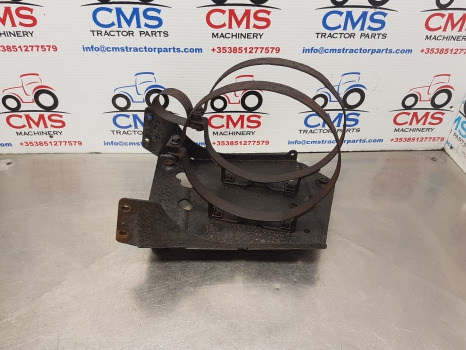 Massey Ferguson 5612, 5611, 5613, Air Filter Support Assy 4382578m1, 4382869m5 - Система впуска: фото 1 Massey Ferguson 5612, 5611, 5613, Air Filter Support Assy 4382578m1, 4382869m5 - Система впуска: фото 1