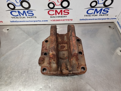 Massey Ferguson 6180, 6170, 3000, 6000 Series, Top Link Bracket 3382015m2 - Подвеска: фото 1