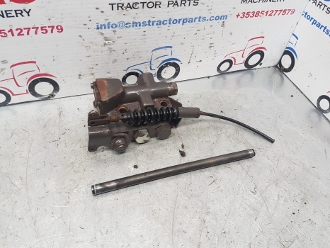 Massey Ferguson 690, 698, 699 Lift Cover Hydraulic Selector Valve - Гидравлический клапан для Тракторов: фото 1 Massey Ferguson 690, 698, 699 Lift Cover Hydraulic Selector Valve - Гидравлический клапан для Тракторов: фото 1