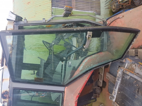 Massey Ferguson 8150, 6100, 8100, 8200 Cab Door Rhs 3902120m91, 3902124m1 - Дверь и запчасти: фото 1