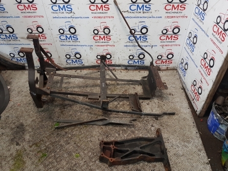 New Holland 8360, 8260, 8160, Tm120, Tm140 Bonnet, Hood Support Kit 82006312 - Капот для Тракторов: фото 1