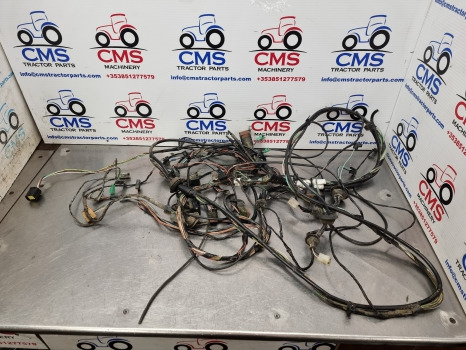 New Holland Case Ts115a, Case Mxu Cab Roof Wiring Loom 82035435, 82032538 - Кабели/ Провода: фото 1 New Holland Case Ts115a, Case Mxu Cab Roof Wiring Loom 82035435, 82032538 - Кабели/ Провода: фото 1