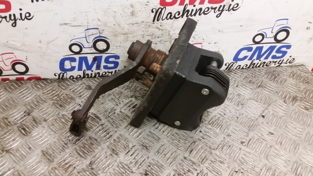 New Holland T5, T6, T6000, Tsa, Tm Series T5.120 Parking Brake Support 47127186 - Детали тормозной системы для Тракторов: фото 1 New Holland T5, T6, T6000, Tsa, Tm Series T5.120 Parking Brake Support 47127186 - Детали тормозной системы для Тракторов: фото 1