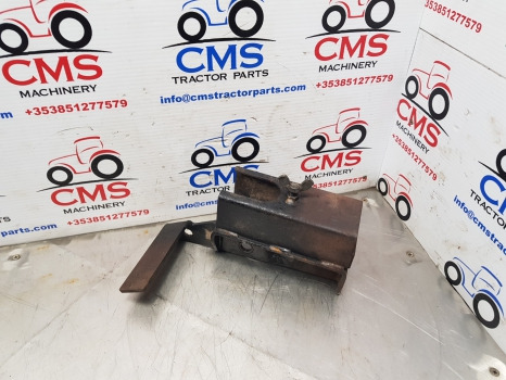 New Holland  T7, Case Puma 175 Drawbar Holding Bracket 84390563; 84269069 - Рама/ Шасси: фото 1