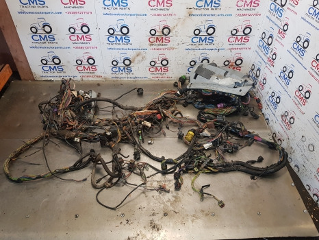 New Holland T7040, T7000, T6000, Wiring Loom Complete 84194383, 87740784 - Кабели/ Провода: фото 1 New Holland T7040, T7000, T6000, Wiring Loom Complete 84194383, 87740784 - Кабели/ Провода: фото 1