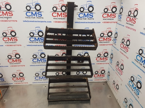 New Holland Tm, 60, Mxm, Fiat M Series Foot Step Assy Rhs 82019808, 82007892 - Боковая подножка для Сельскохозяйственной техники: фото 1