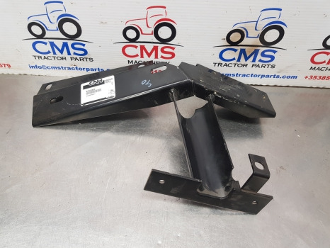 New Holland Tm, Ts, Tl, 60, 40 Series, Mudguard Extension Support Rhs 82029985 - Крыло: фото 1 New Holland Tm, Ts, Tl, 60, 40 Series, Mudguard Extension Support Rhs 82029985 - Крыло: фото 1