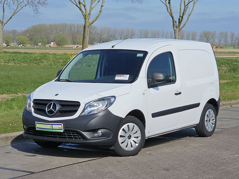 Mercedes-Benz Citan 108 CDI AC 17 dkm.!!! - Фургон с закрытым кузовом: фото 2 Mercedes-Benz Citan 108 CDI AC 17 dkm.!!! - Фургон с закрытым кузовом: фото 2