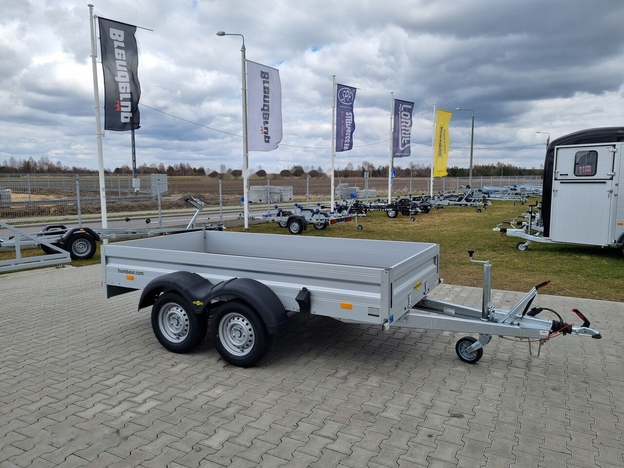 Humbaur HA 203015 przyczepa skrzyniowa dwuosiowa 2T DMC aluminiowe burty - Прицеп бортовой/ Платформа: фото 1 Humbaur HA 203015 przyczepa skrzyniowa dwuosiowa 2T DMC aluminiowe burty - Прицеп бортовой/ Платформа: фото 1