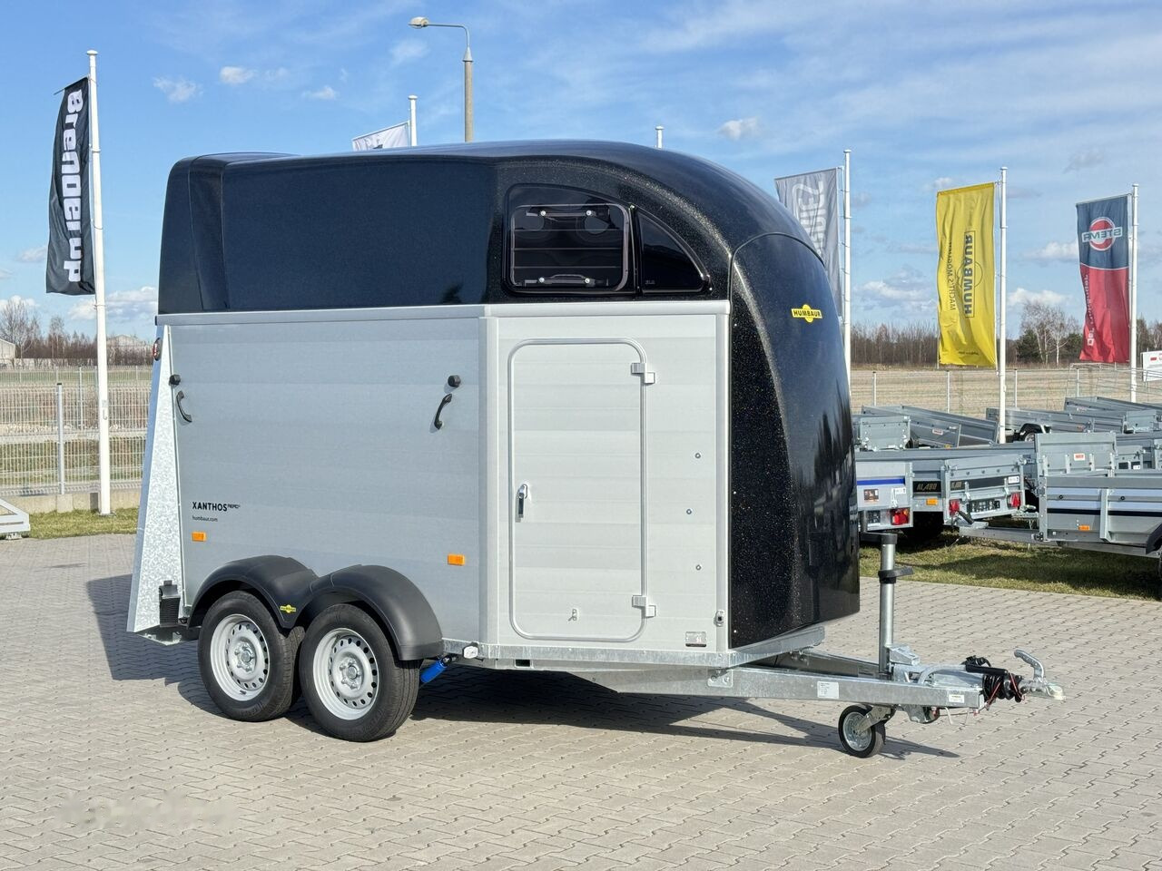 Humbaur Xanthos Aero 2400 trailer for 2 horses saddle room 2.4T GVW - Прицеп-коневоз: фото 1