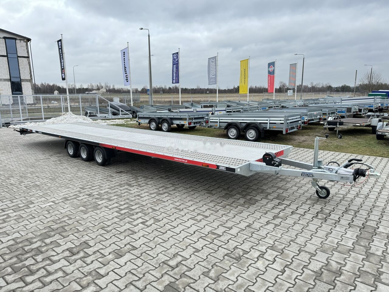 Lorries PL35-8521 laweta na dwa auta 3500kg wypełnienie ALU 3 osie - Прицеп-автовоз: фото 1 Lorries PL35-8521 laweta na dwa auta 3500kg wypełnienie ALU 3 osie - Прицеп-автовоз: фото 1
