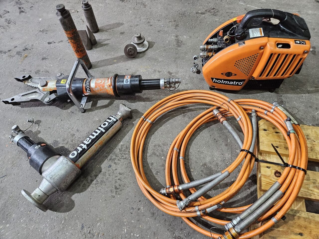 Holmatro TWIN HOSE - Коммунальная/ Специальная техника: фото 1 Holmatro TWIN HOSE - Коммунальная/ Специальная техника: фото 1