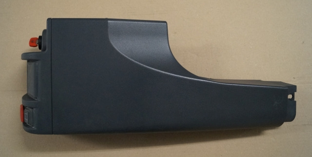 Jungheinrich 51046926 | right dashboard panel including contact key and battery/ right dashboard panel including contact key and battery/hour indicator - Рама/ Шасси для Погрузочно-разгрузочной техники: фото 1 Jungheinrich 51046926 | right dashboard panel including contact key and battery/ right dashboard panel including contact key and battery/hour indicator - Рама/ Шасси для Погрузочно-разгрузочной техники: фото 1