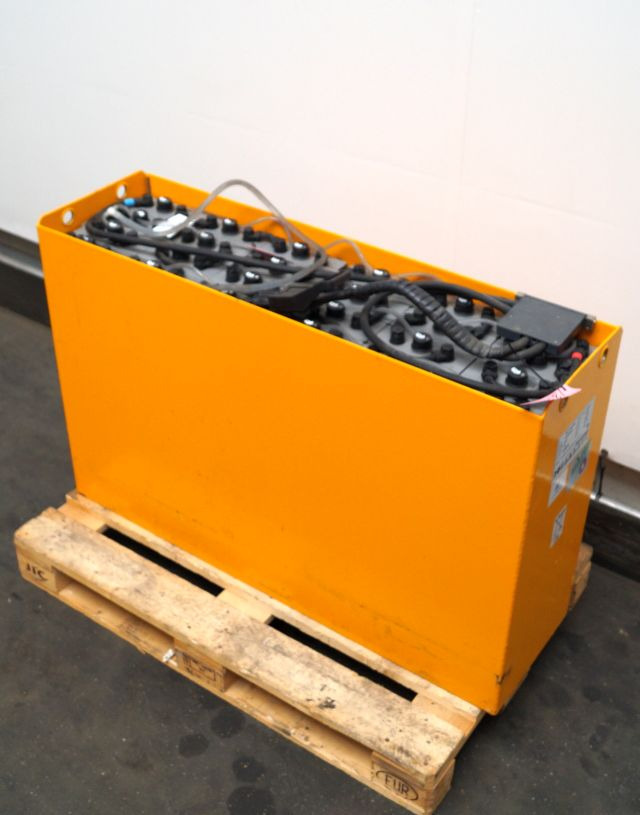 Jungheinrich unknown | Battery 48V 4PVS620 year 2021 weight 939 kg sn. C81275068 Battery 48V 4PVS620 year 2021 weight 939 kg sn. C81275068 container dimensions: 1215x350x785mm - Аккумулятор для Погрузочно-разгрузочной техники: фото 1 Jungheinrich unknown | Battery 48V 4PVS620 year 2021 weight 939 kg sn. C81275068 Battery 48V 4PVS620 year 2021 weight 939 kg sn. C81275068 container dimensions: 1215x350x785mm - Аккумулятор для Погрузочно-разгрузочной техники: фото 1