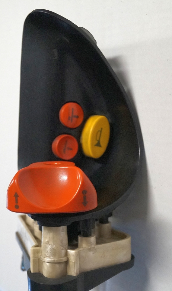 Linde 1443605100 | Rijschakelaar Control handle Control module - Электрическая система для Погрузочно-разгрузочной техники: фото 1 Linde 1443605100 | Rijschakelaar Control handle Control module - Электрическая система для Погрузочно-разгрузочной техники: фото 1