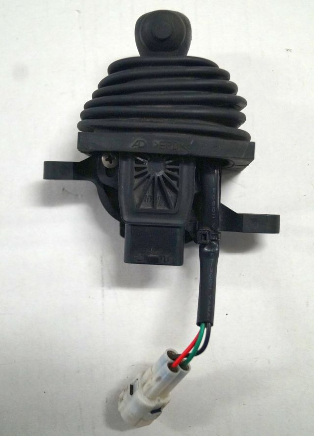 Toyota 67820-16600-71 | Joystick from 8FBMT-20H 2012 - Электрическая система для Погрузочно-разгрузочной техники: фото 1 Toyota 67820-16600-71 | Joystick from 8FBMT-20H 2012 - Электрическая система для Погрузочно-разгрузочной техники: фото 1