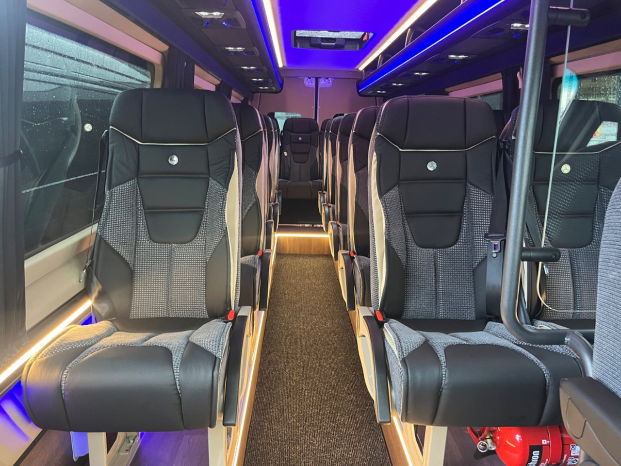 Mercedes-Benz Sprinter 519 AWD 4x4 TOURIST / 21 to 24 Seats - Микроавтобус, Пассажирский фургон: фото 4 Mercedes-Benz Sprinter 519 AWD 4x4 TOURIST / 21 to 24 Seats - Микроавтобус, Пассажирский фургон: фото 4